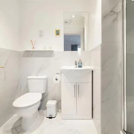 Spacious 4-Bedroom Townhouse In The City Center With Free Parking Oxford Buitenkant foto