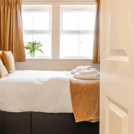 Spacious 4-Bedroom Townhouse In The City Center With Free Parking Oxford Buitenkant foto