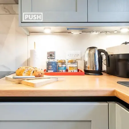 Spacious 4-Bedroom Townhouse In The City Center With Free Parking Oxford Buitenkant foto