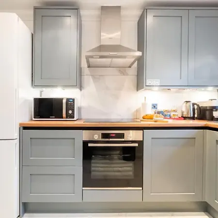 Spacious 4-Bedroom Townhouse In The City Center With Free Parking Oxford Buitenkant foto