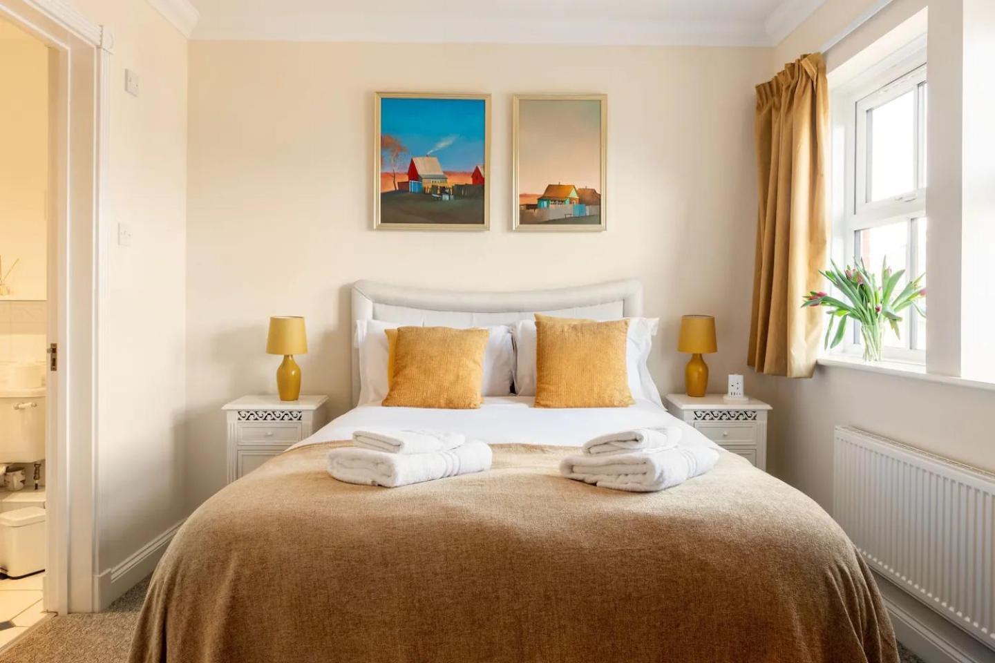 Spacious 4-bedroom Townhouse In The Center With Free Parking Holiday home