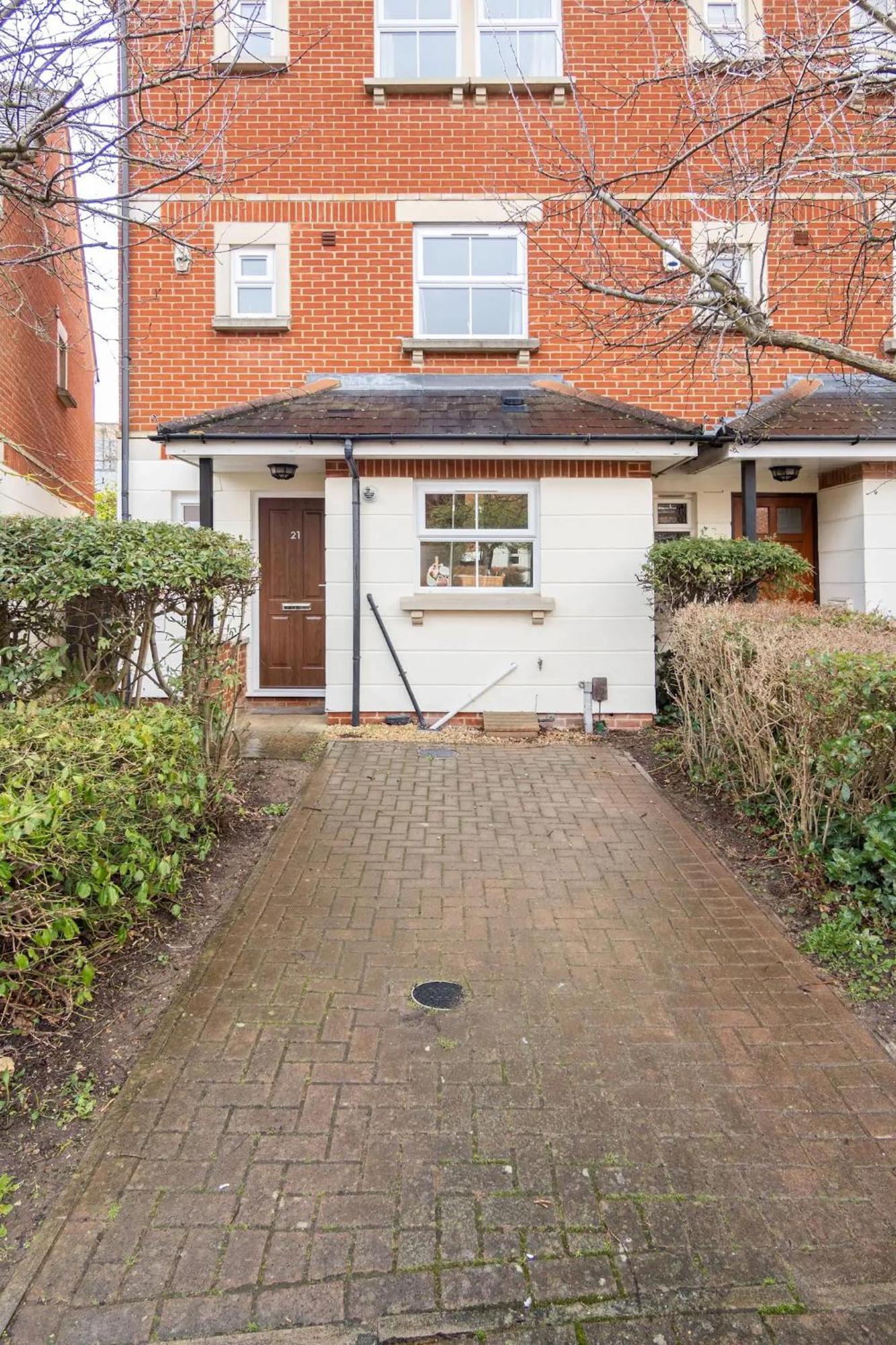 Spacious 4-bedroom Townhouse In The Center With Free Parking Holiday home