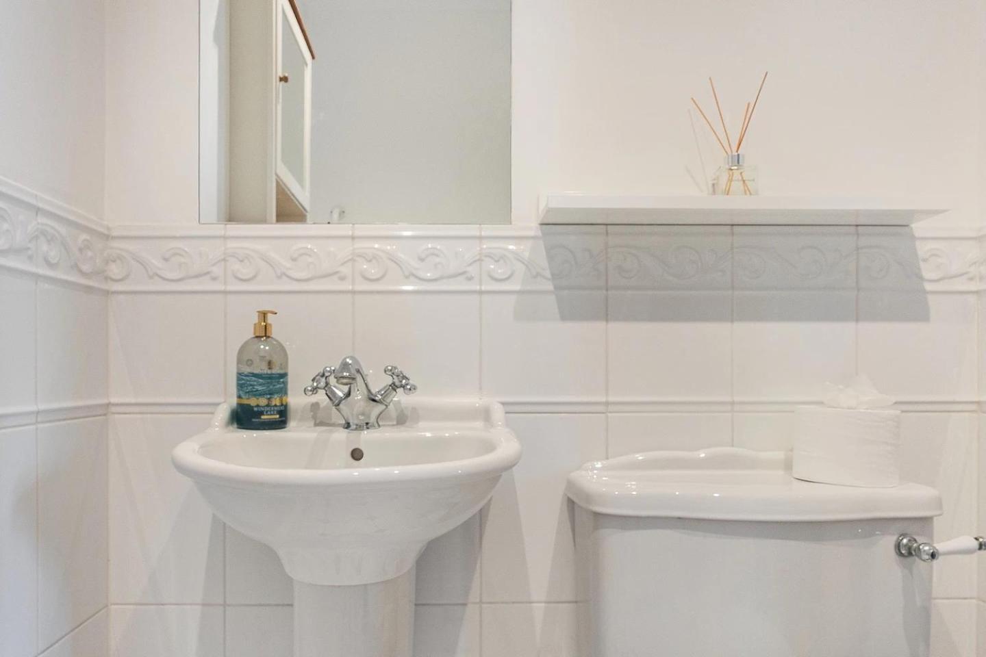 Spacious 4-bedroom Townhouse In The Center With Free Parking Vakantiehuis Oxford