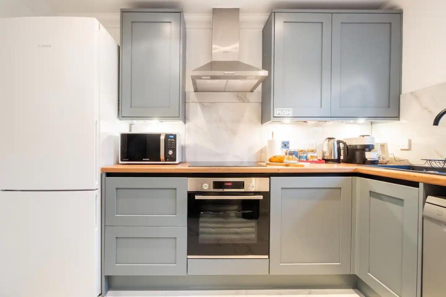 Spacious 4-bedroom Townhouse In The Center With Free Parking Oxford